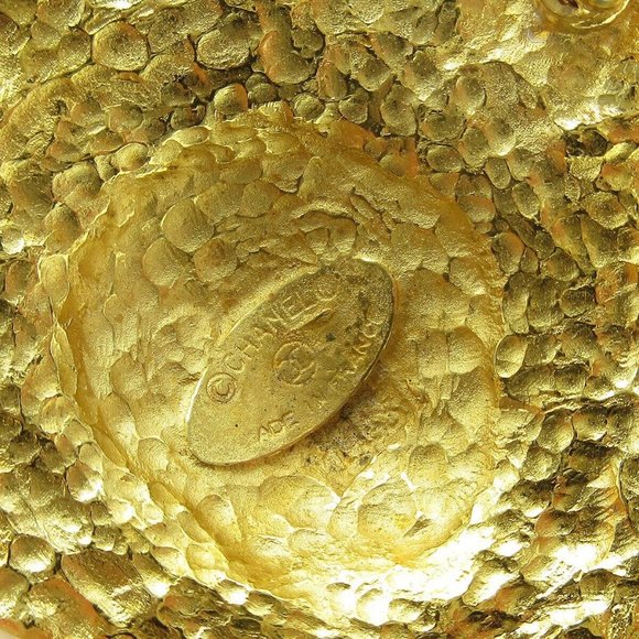 Authentic CHANEL CC Logos Lion Motif Pin Corsage Gold-Tone Accessories - Picture 4 of 5